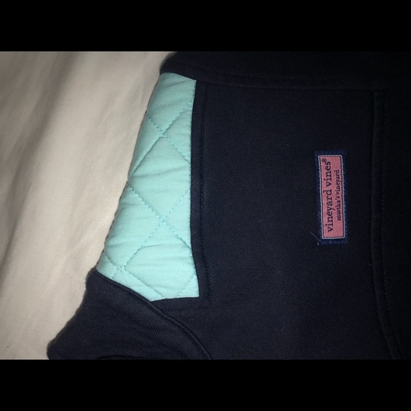 Limited addition Navy blue vineyard vines jacket - Picture 2 of 3